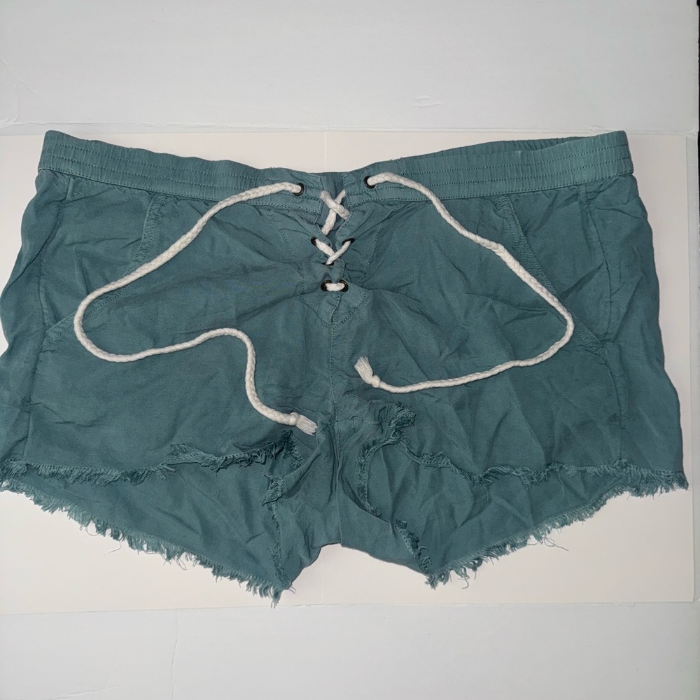 Women’s Aerie Green Shorts with Nautical Style